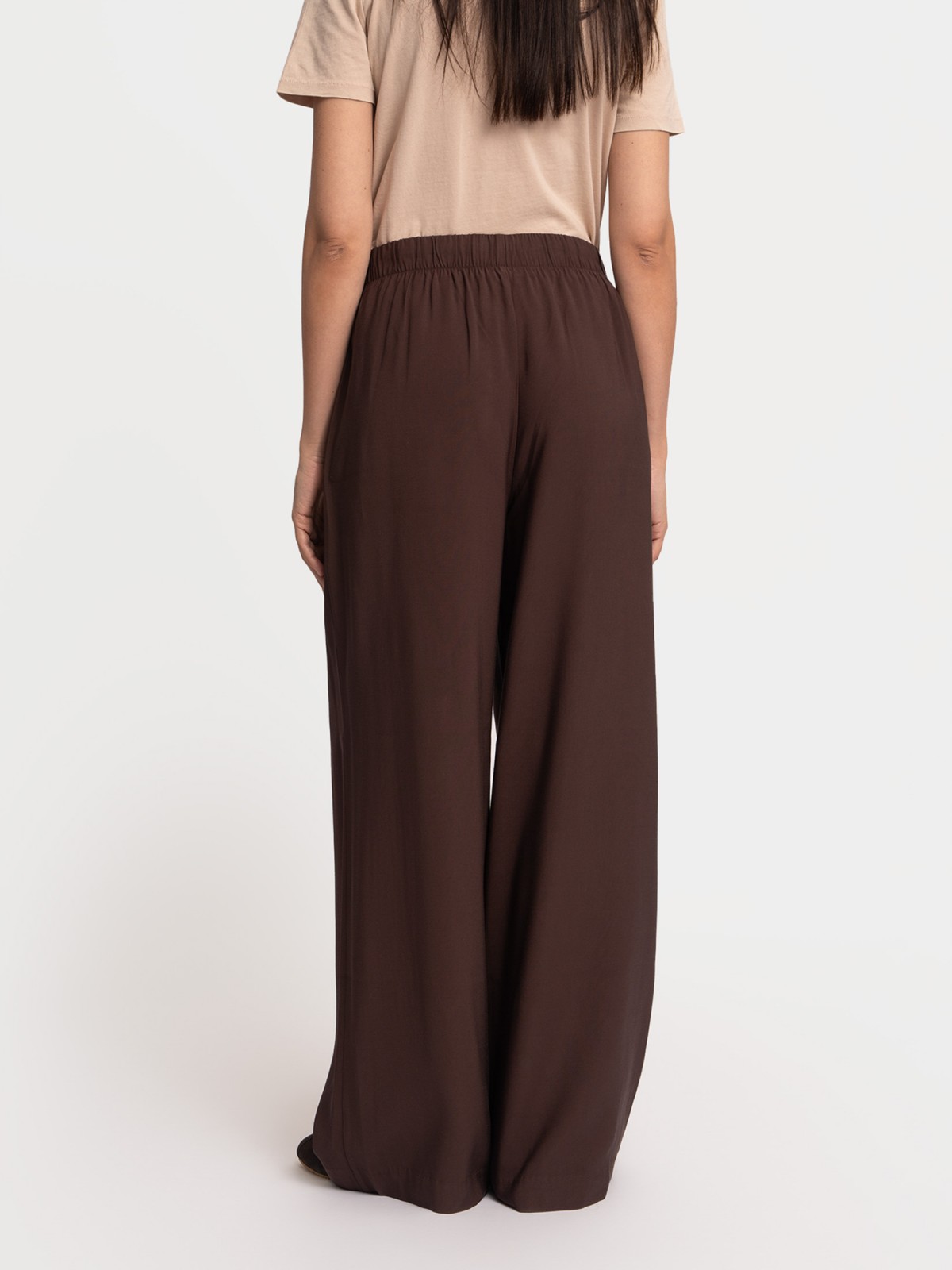 Брюки на резинке с карманами