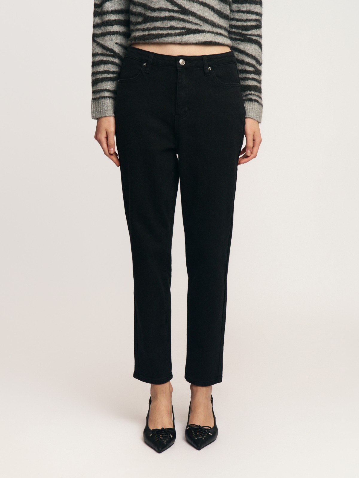 Утеплённые джинсы силуэта Mom Comfort с начёсом