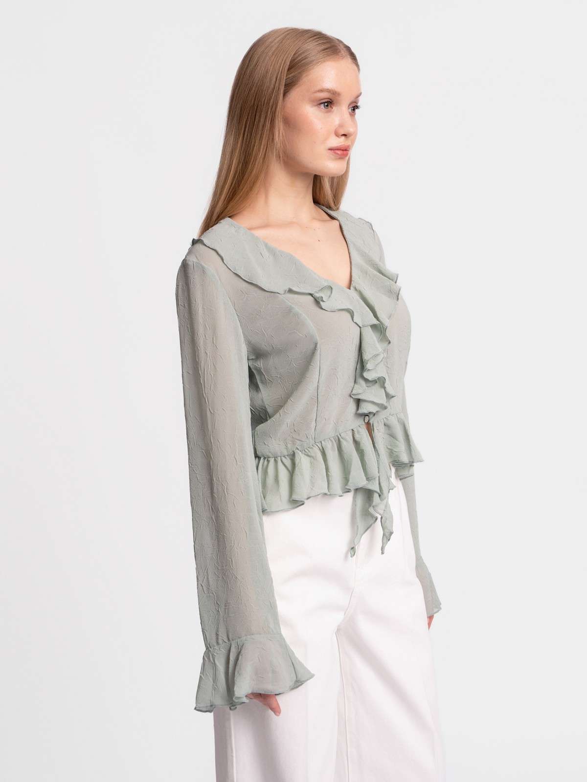 Шифоновая блузка-рубашка с воланами