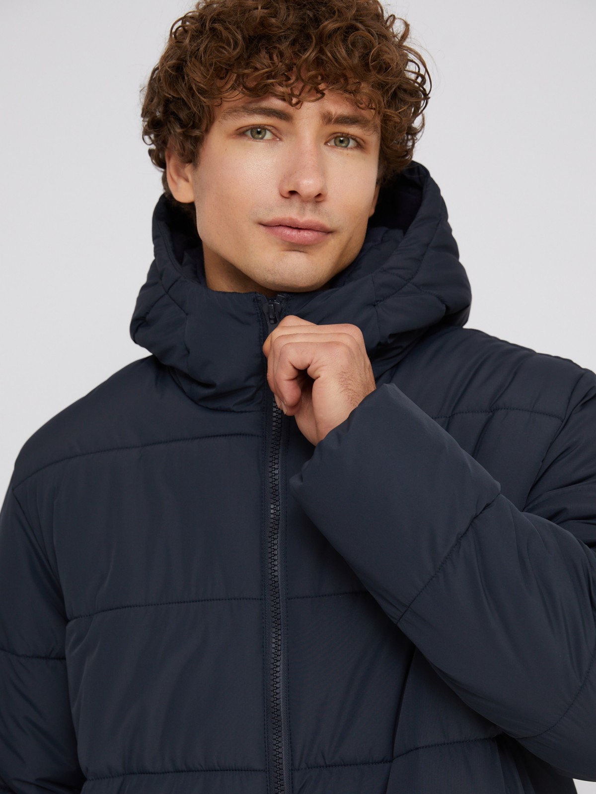 Тёплая удлинённая куртка с капюшоном