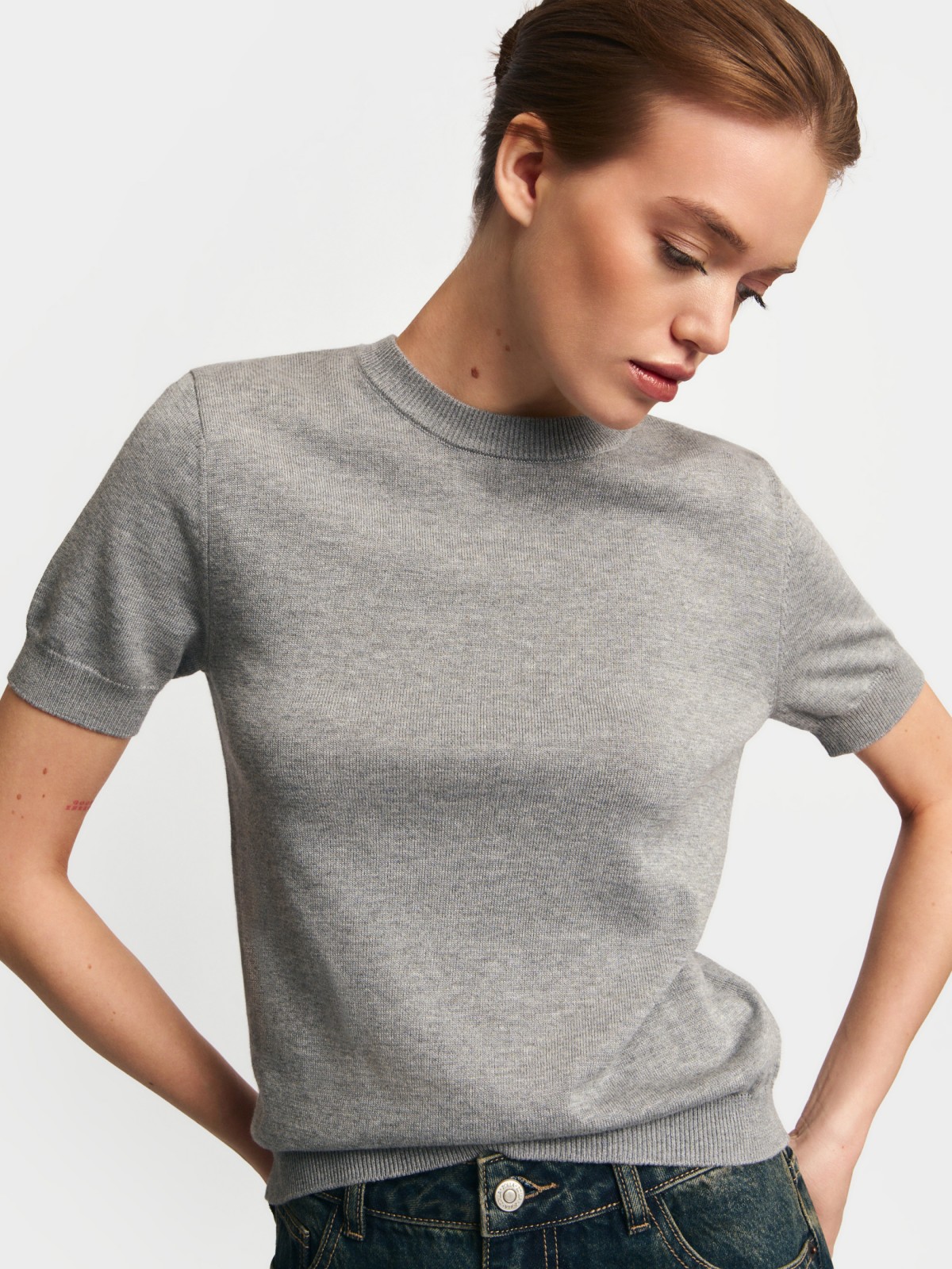 Трикотажный джемпер с коротким рукавом