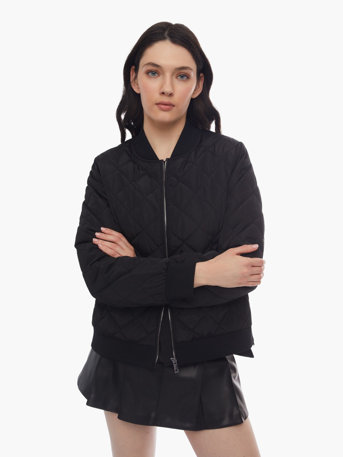 Тёплая куртка-бомбер на синтепоне со стёжкой zolla 024125102224, цвет черный, размер XS - фото 1