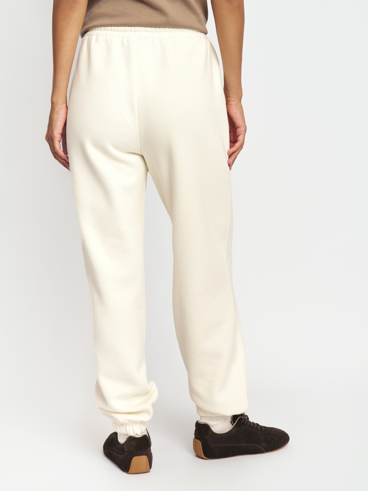 Утеплённые брюки-джоггеры на резинке