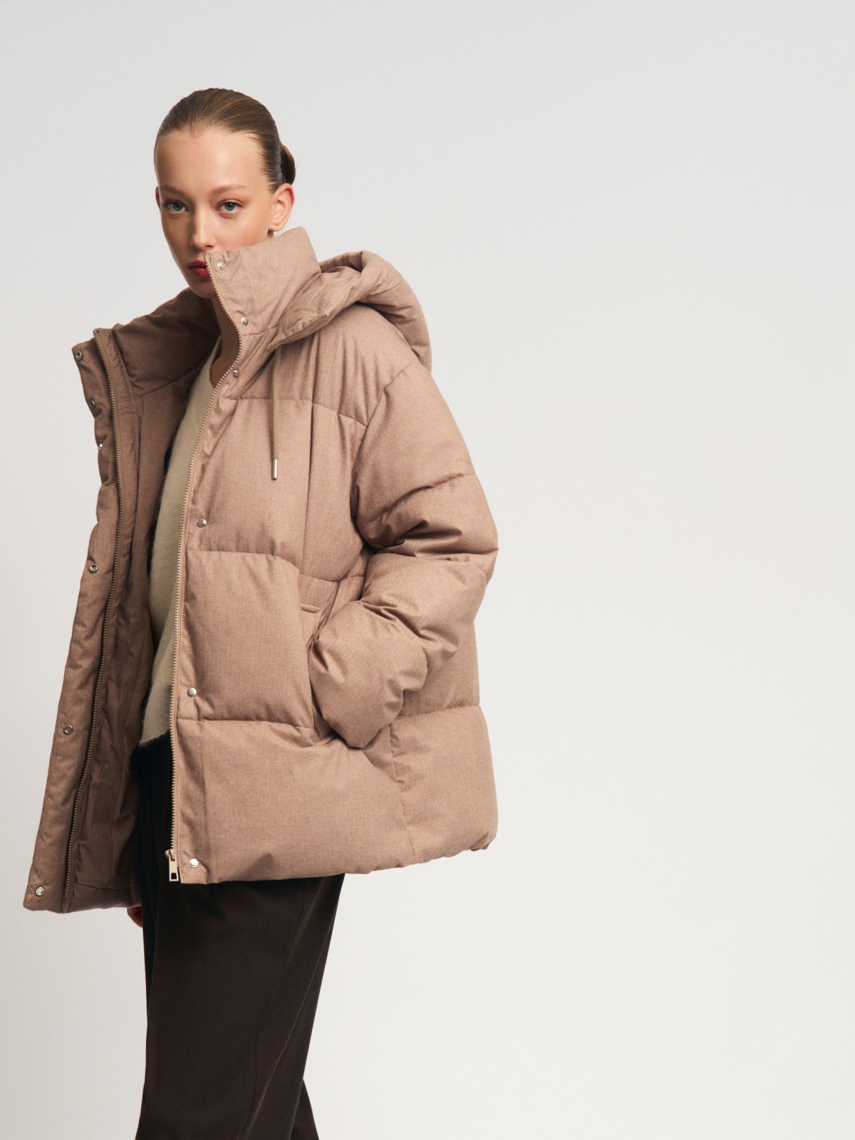 Тёплая дутая куртка с капюшоном