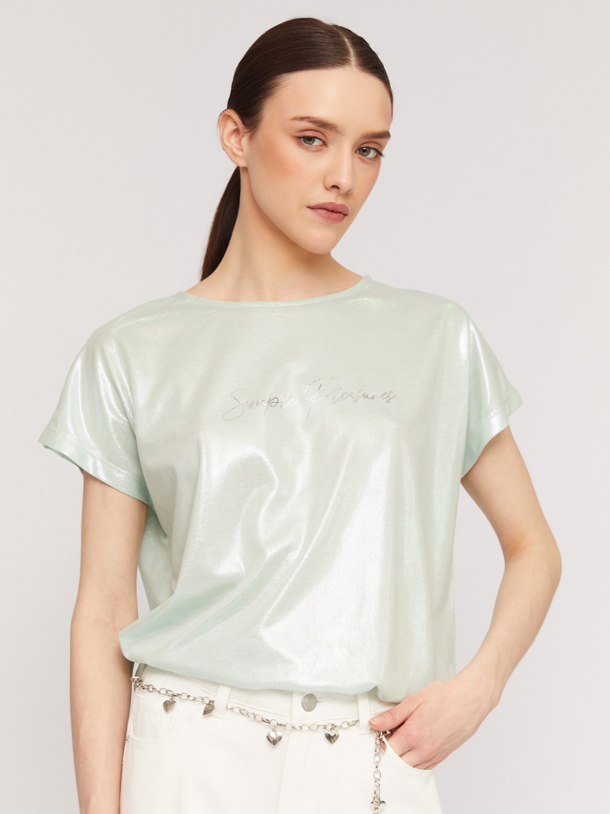 Блузка-футболка с голографическим блеском