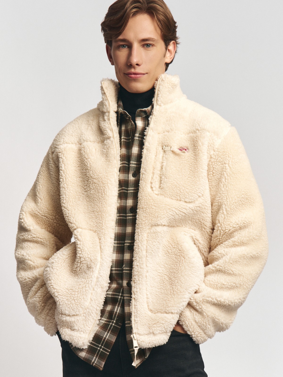 Утеплённая толстовка из экомеха с горлом