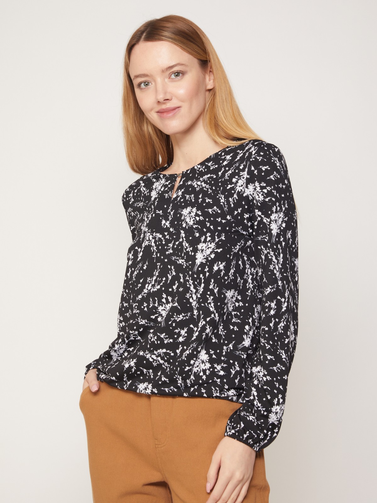 Блузка с цветочным принтом