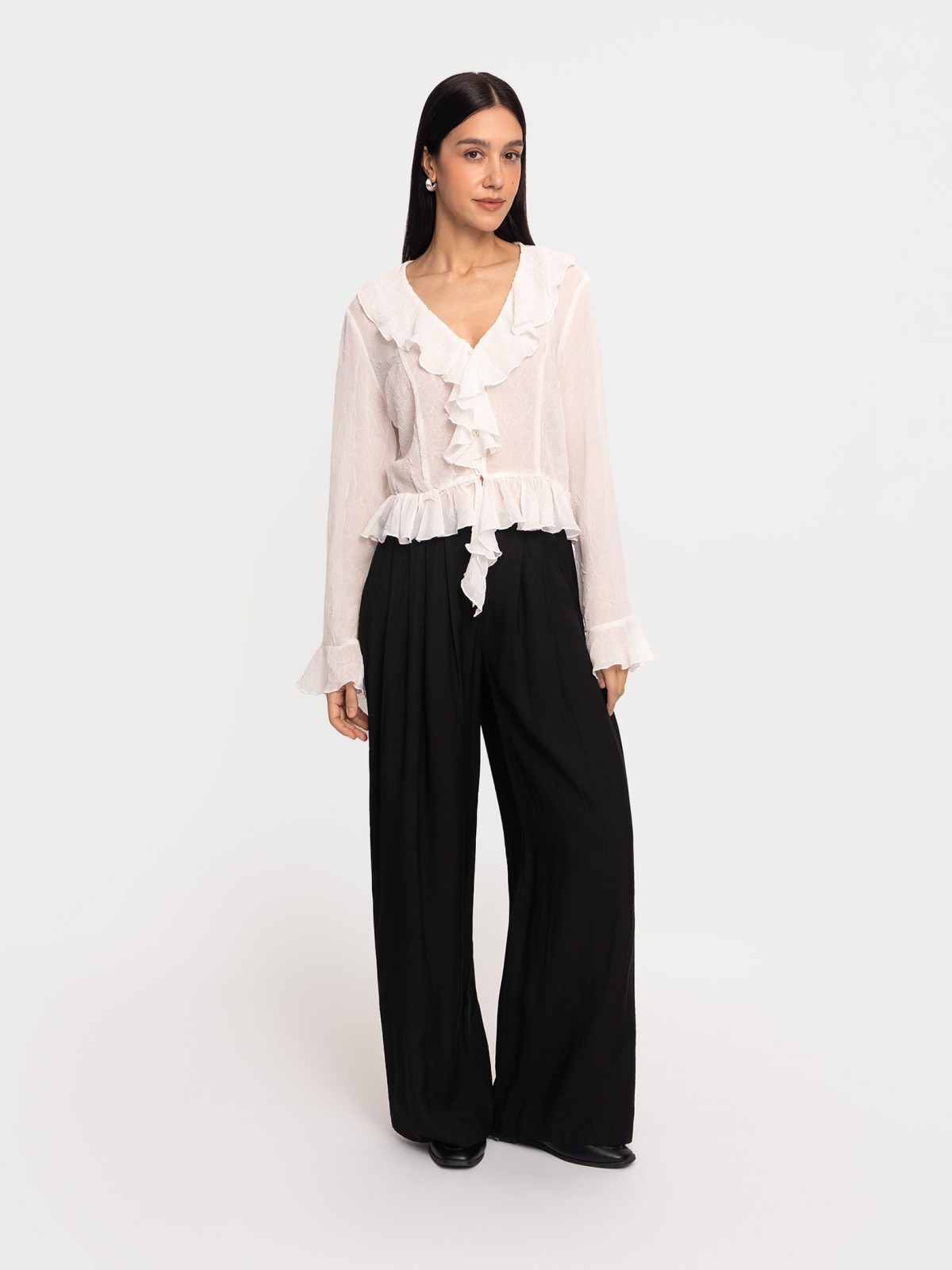 Шифоновая блузка-рубашка с воланами