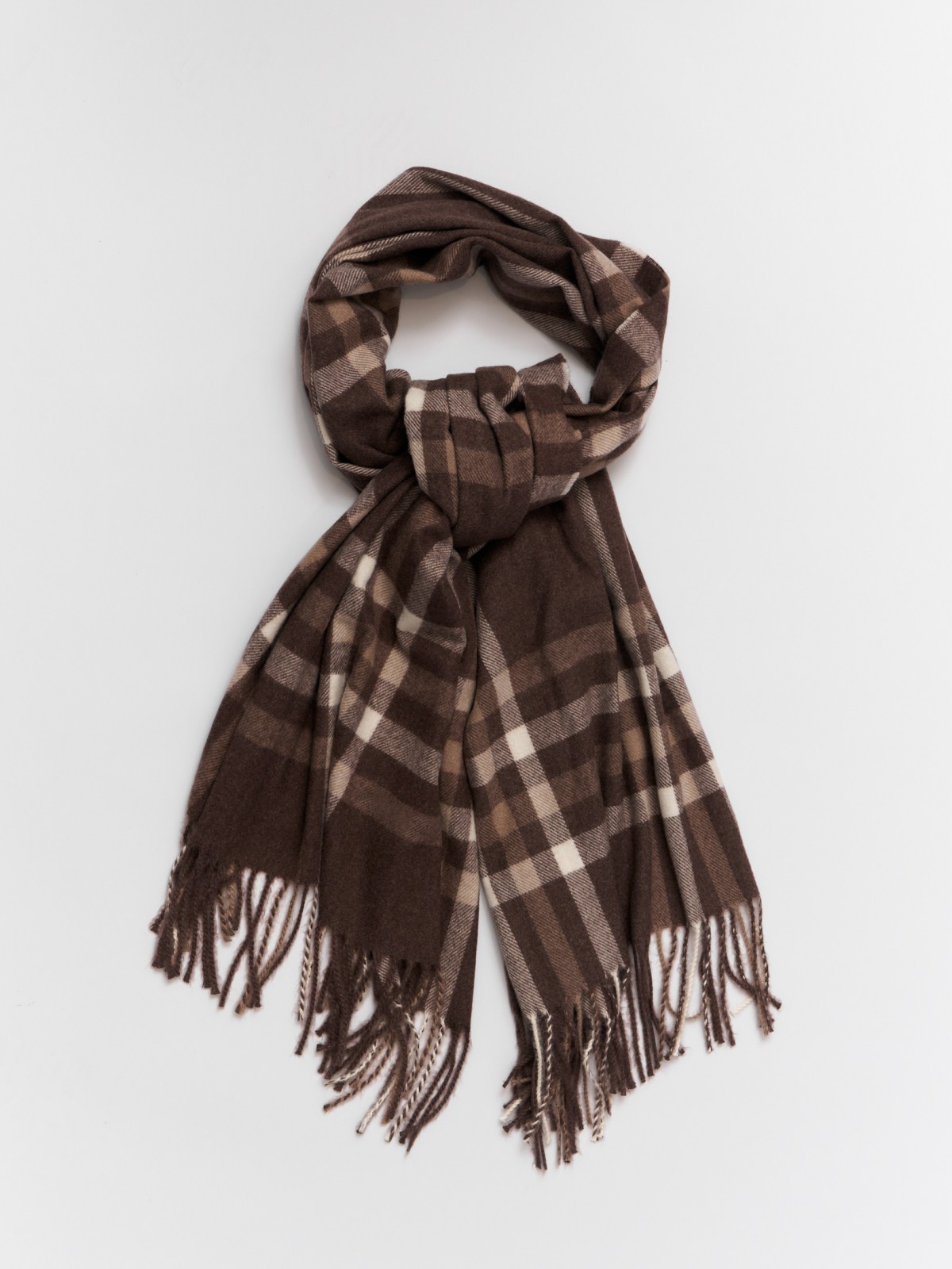 Тканевый шарф в клетку с бахромой 899₽