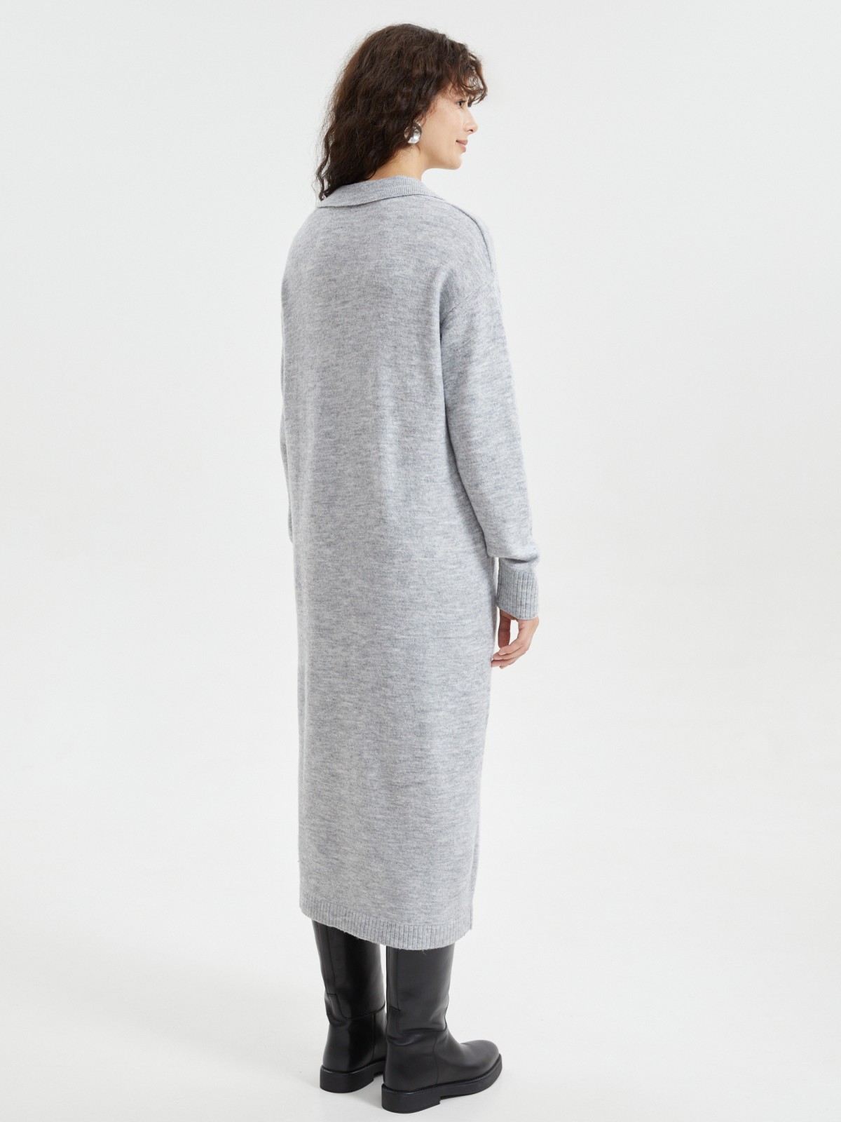 Вязаное платье-джемпер с воротником