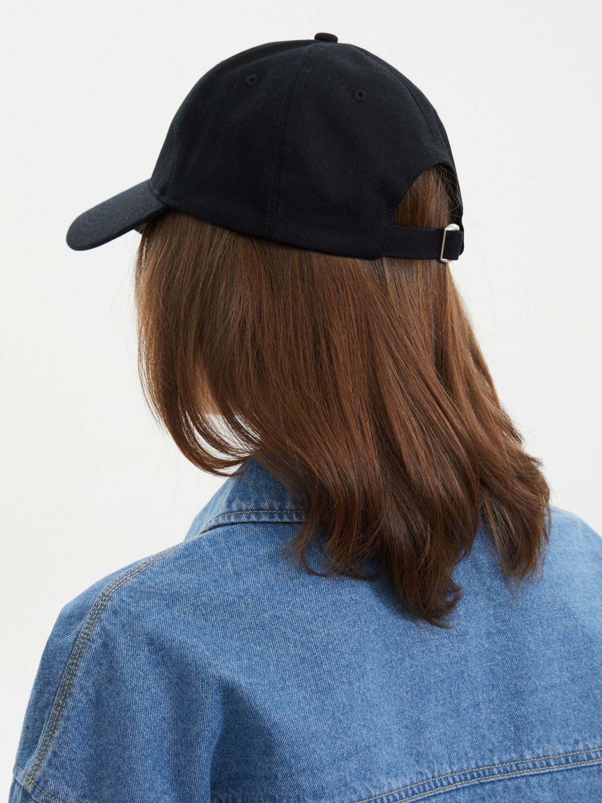 Бейсболка из хлопка с полукруглым козырьком