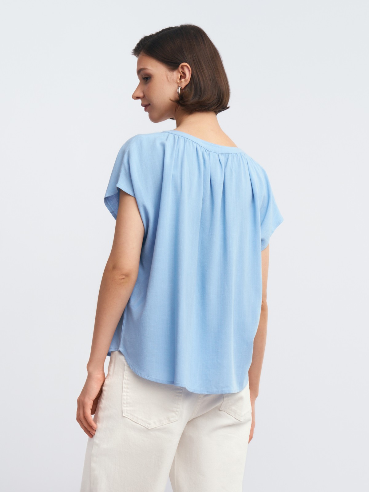 Блузка из вискозы с коротким рукавом