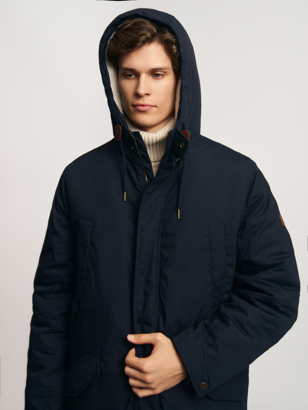 Тёплая куртка-парка с подкладкой из экомеха