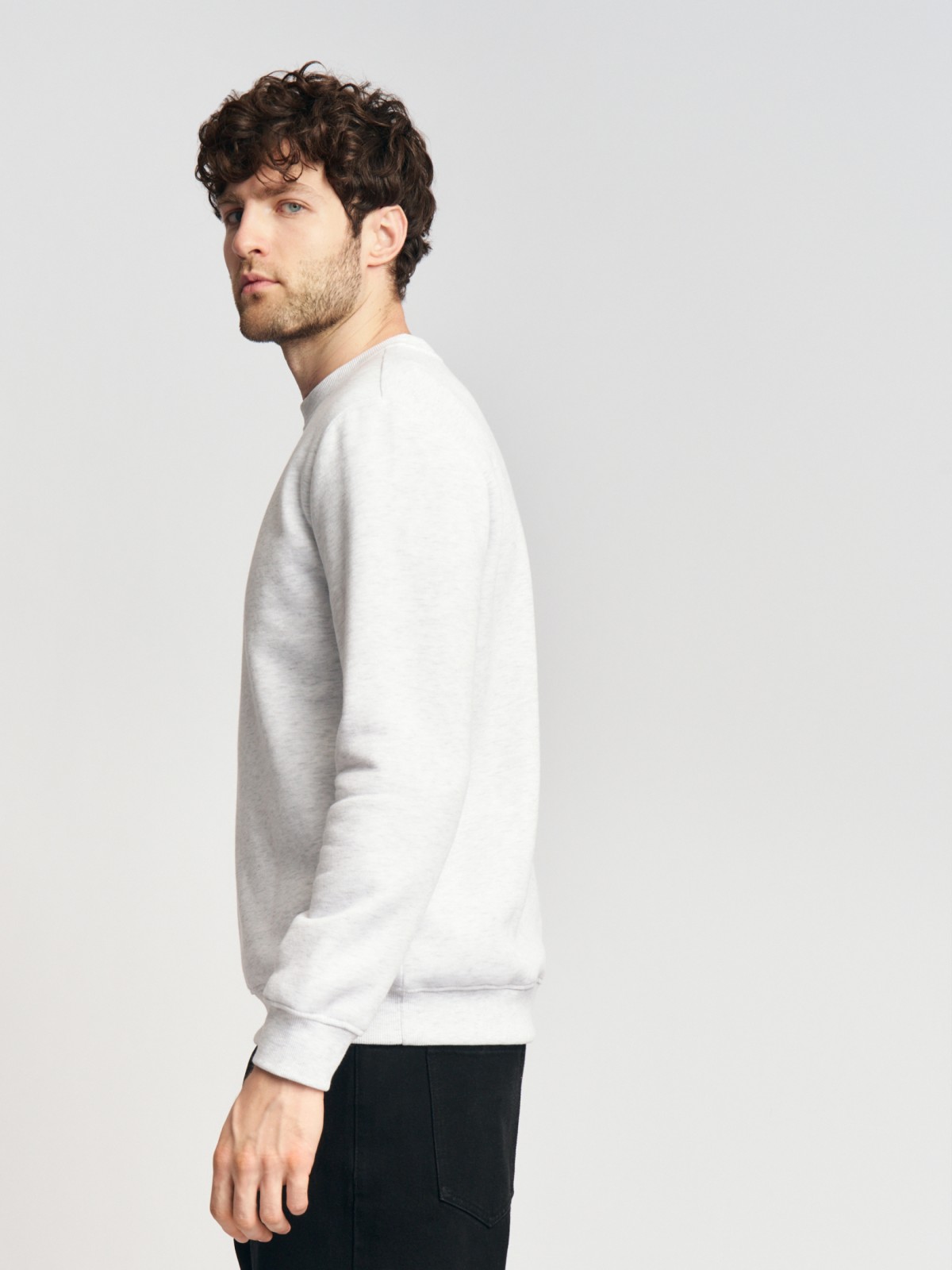 Утеплённый свитшот прямого кроя с длинным рукавом