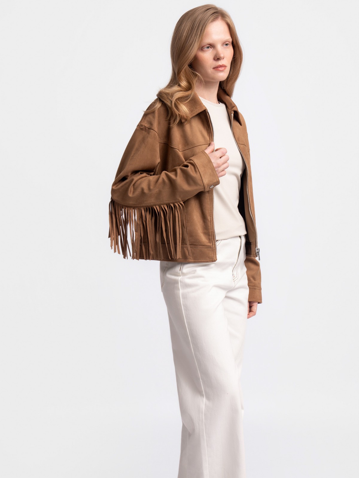 Куртка из экозамши с бахромой