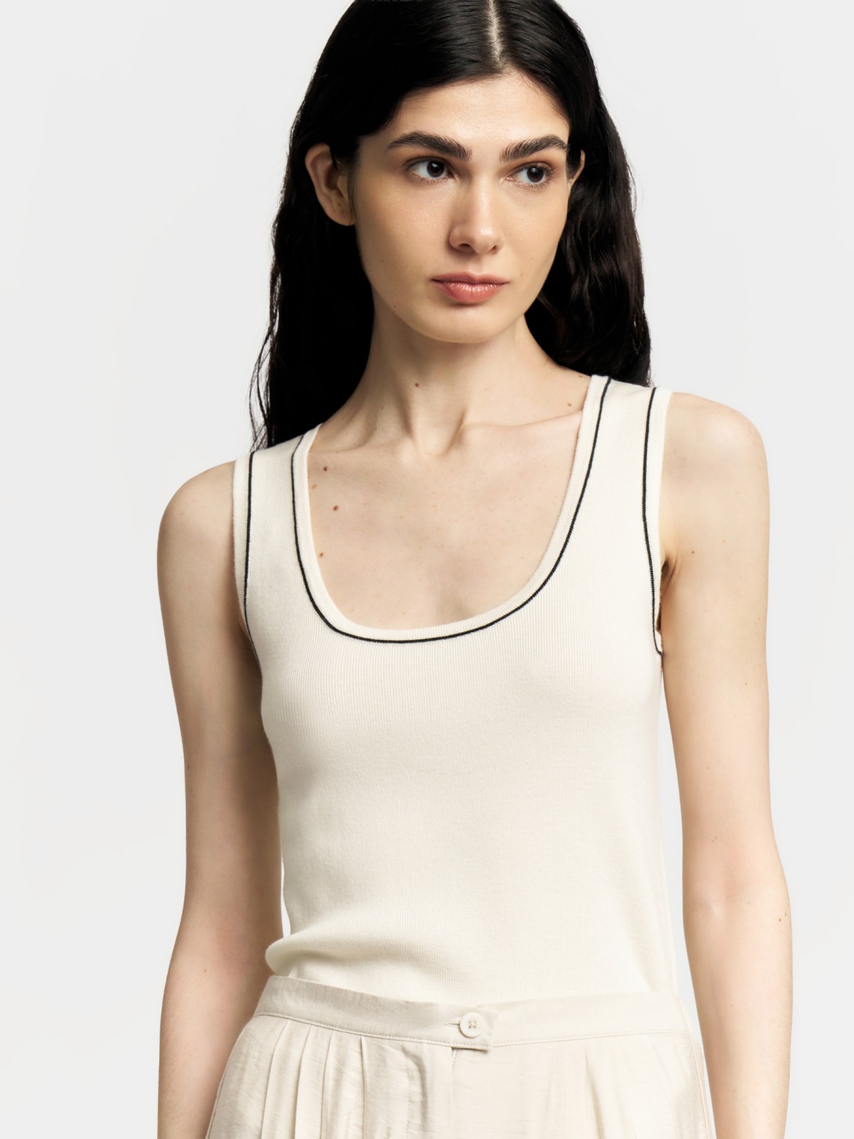 Майка-топ без рукавов