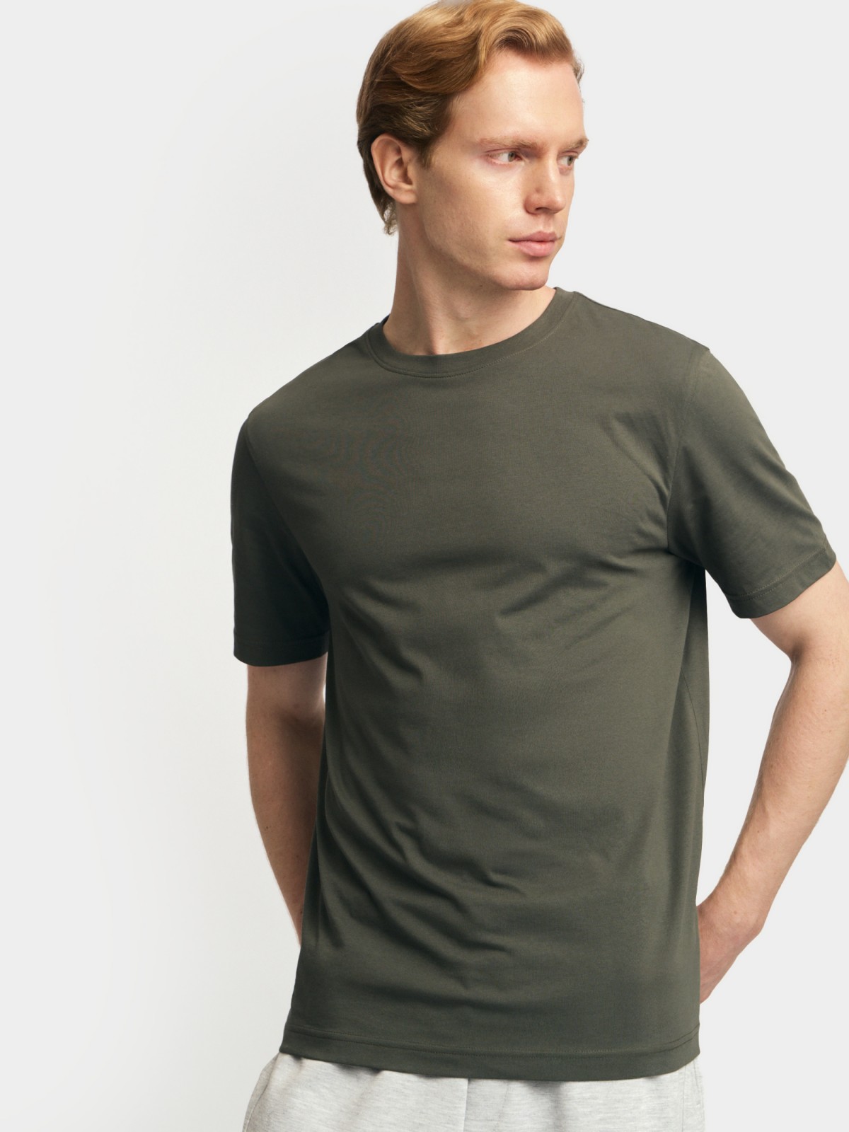 Однотонная футболка из хлопка