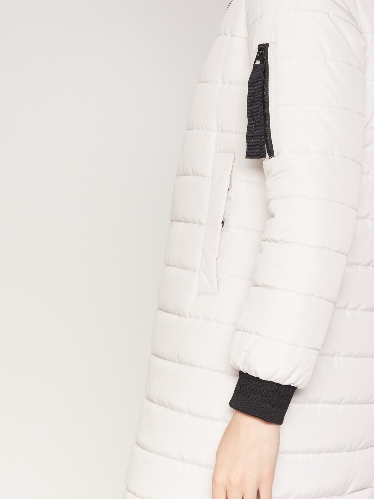 Легкое стеганое пальто zolla 021335202014, цвет светло-серый, размер XS - фото 4