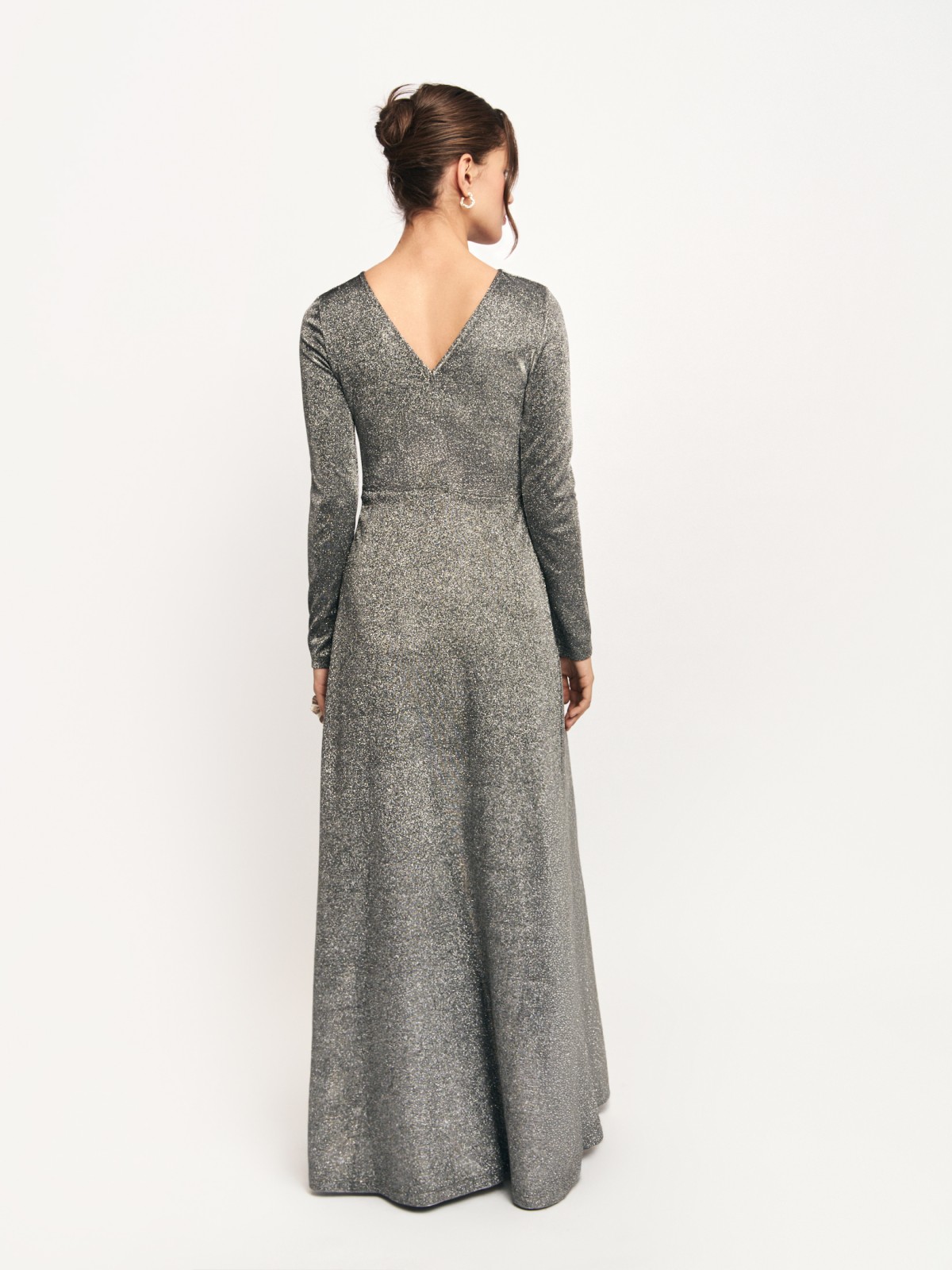 Платье макси с вырезом на спине и люрексом