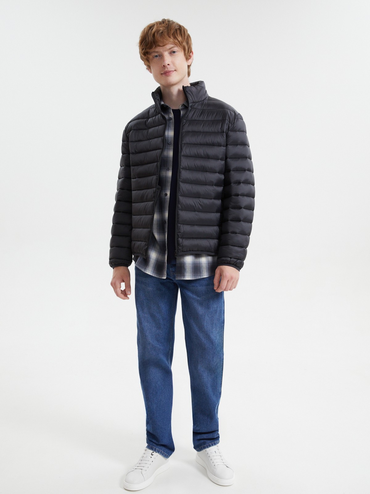 Лёгкая утеплённая стёганая куртка на молнии с воротником