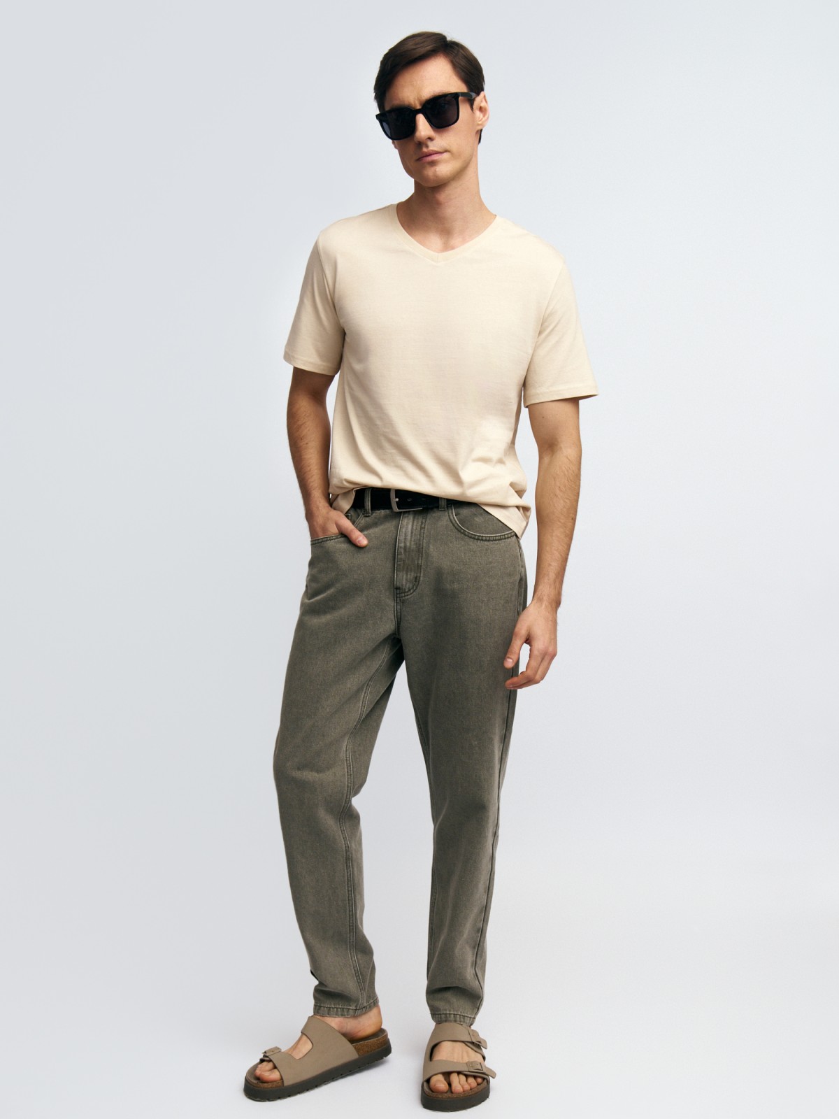 Футболка из хлопка с треугольным вырезом