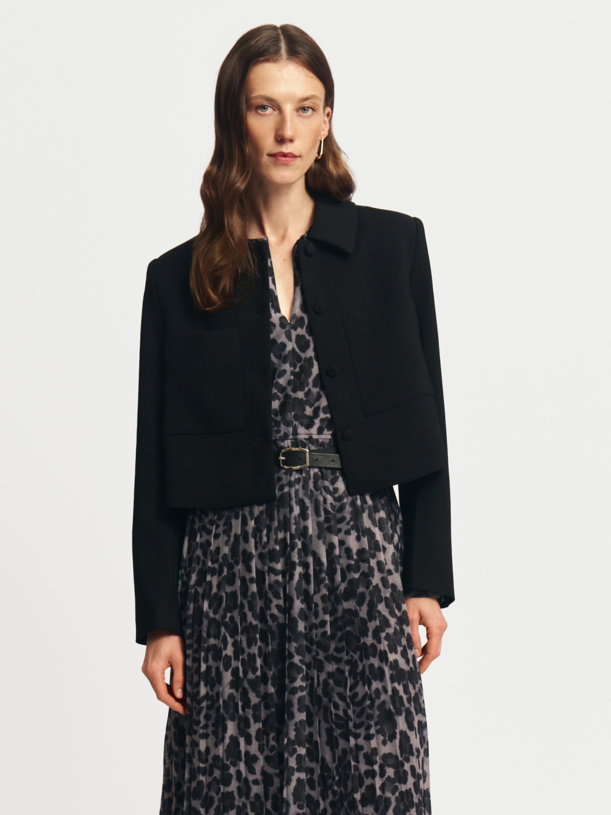 Короткая куртка-жакет на пуговицах