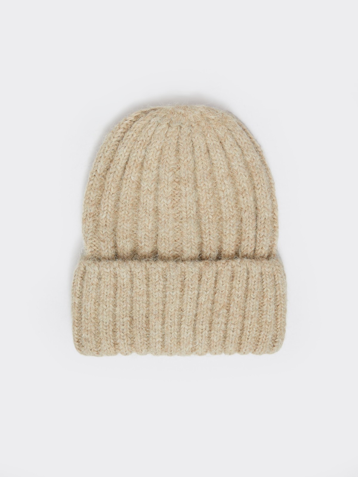 Тёплая вязаная шапка-бини из шерсти с отворотом 699₽