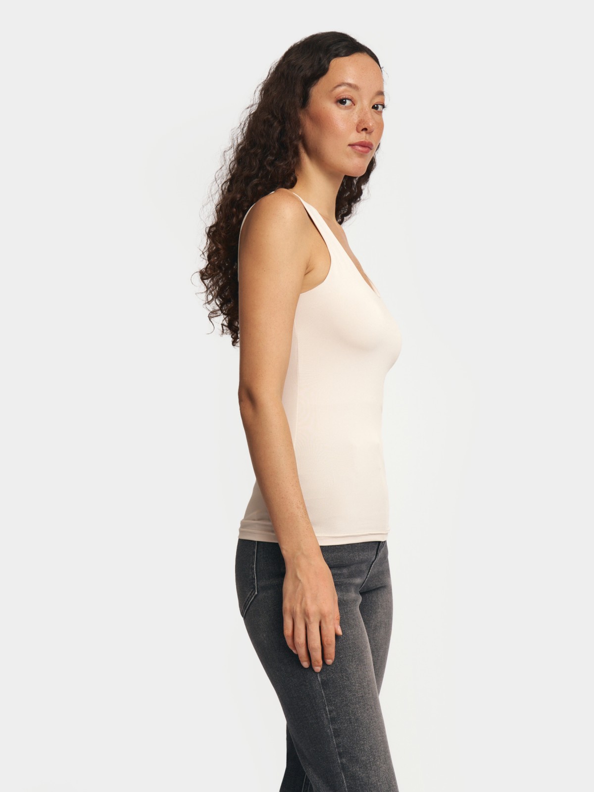 Бесшовный топ-майка без рукавов