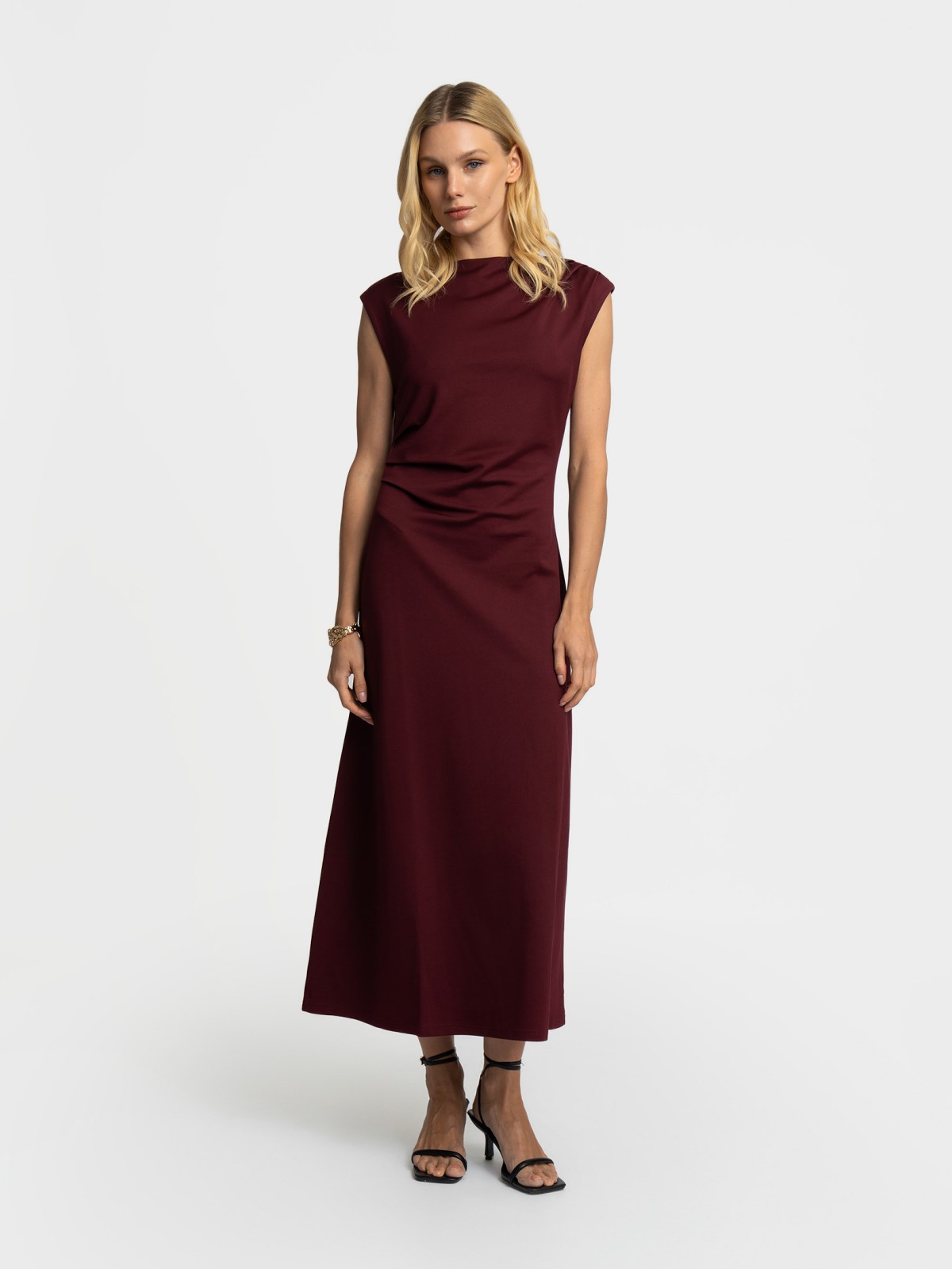 Платье миди без рукавов с драпировкой