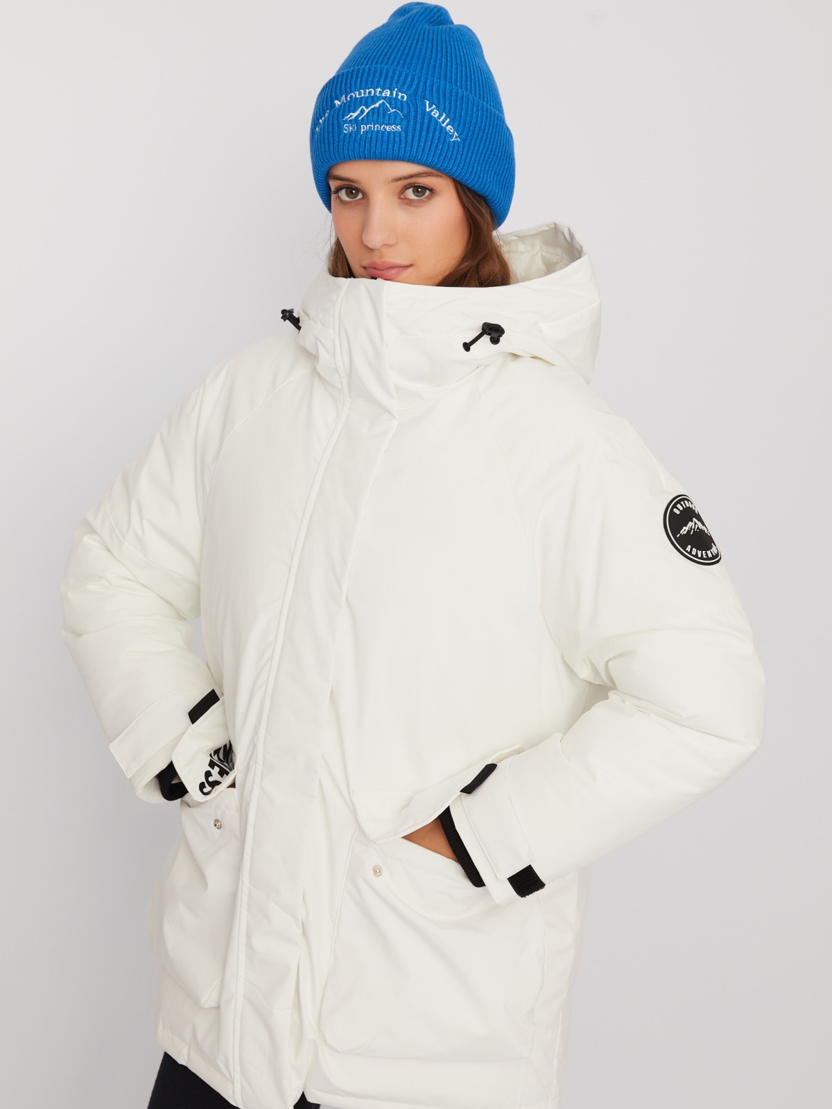 Тёплая куртка с капюшоном и внутренними манжетами zolla 023425102084, цвет молоко, размер XS - фото 3