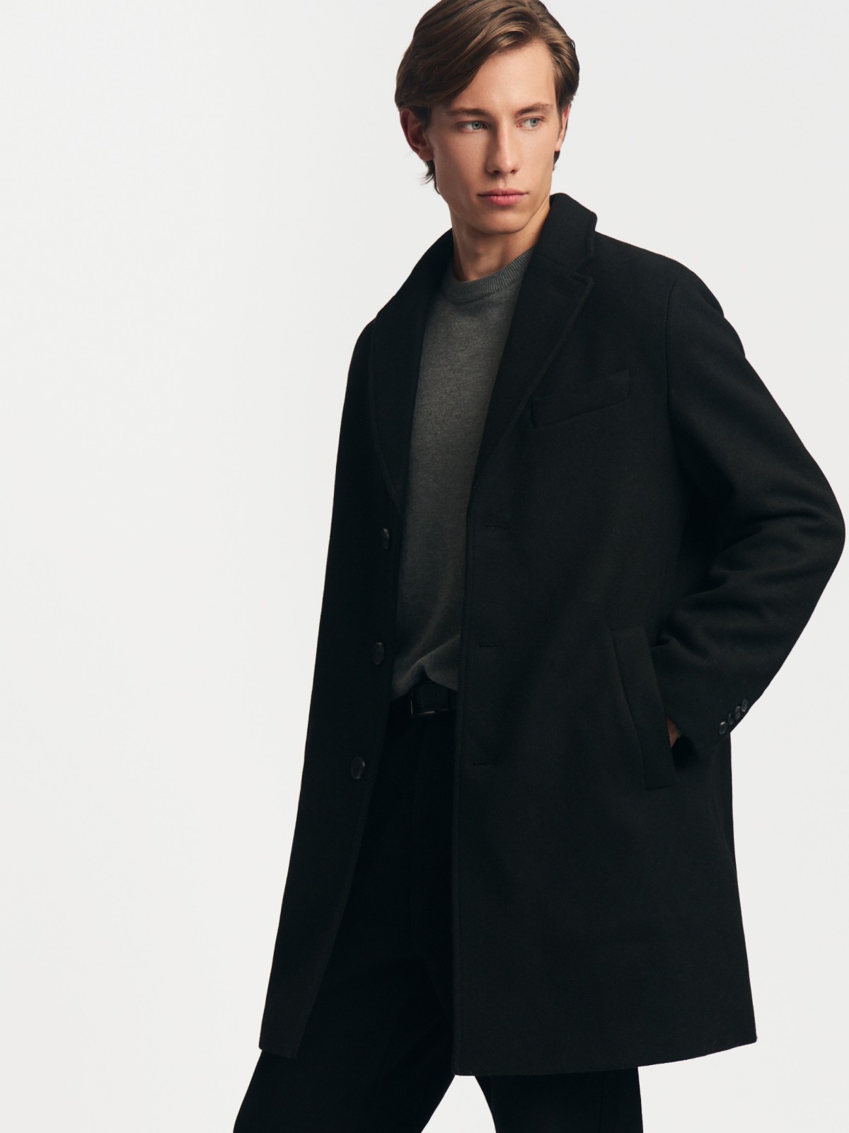 Пальто из шерсти удлинённого силуэта на пуговицах