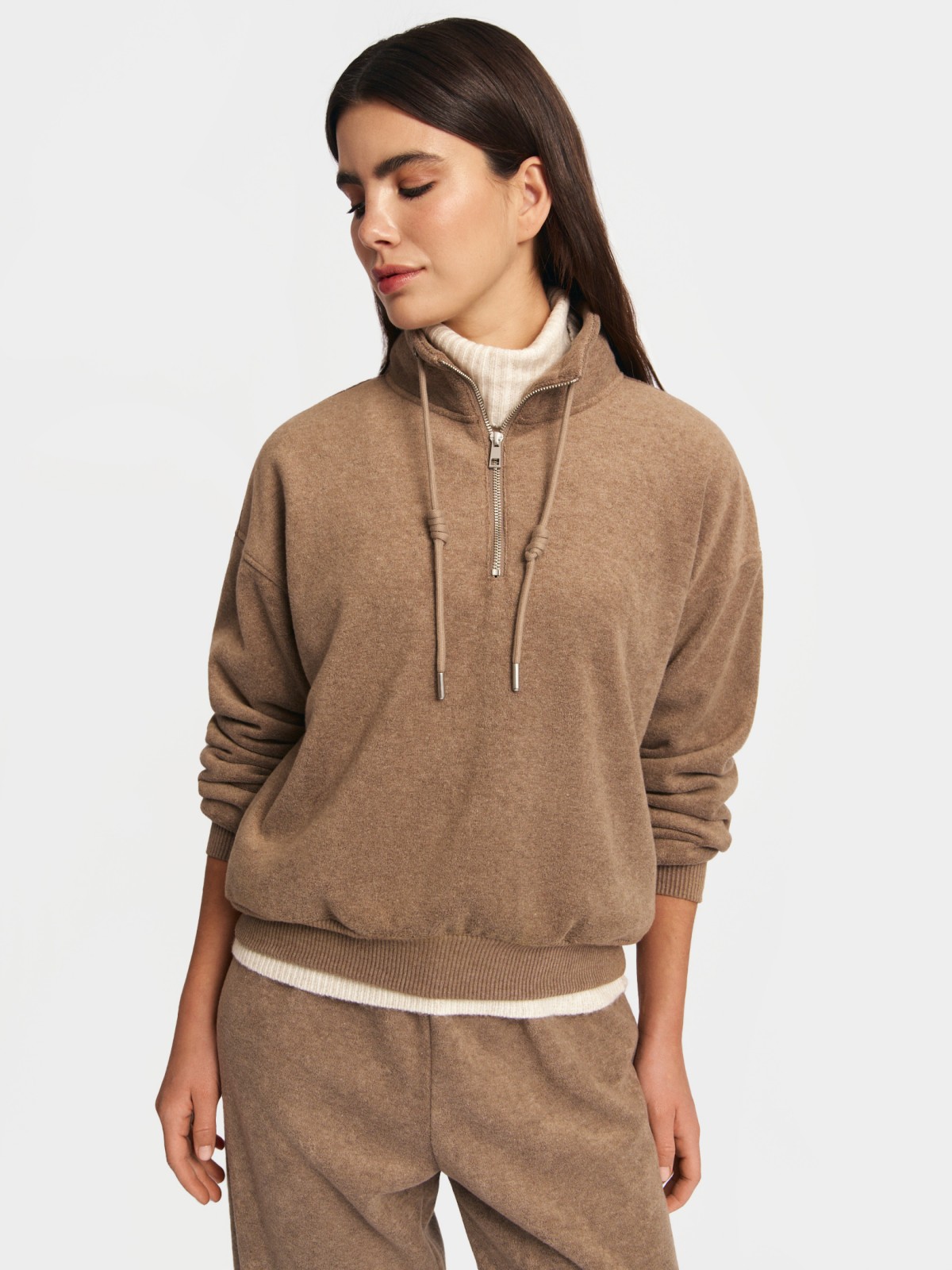 Свитшот с воротником-стойкой на молнии