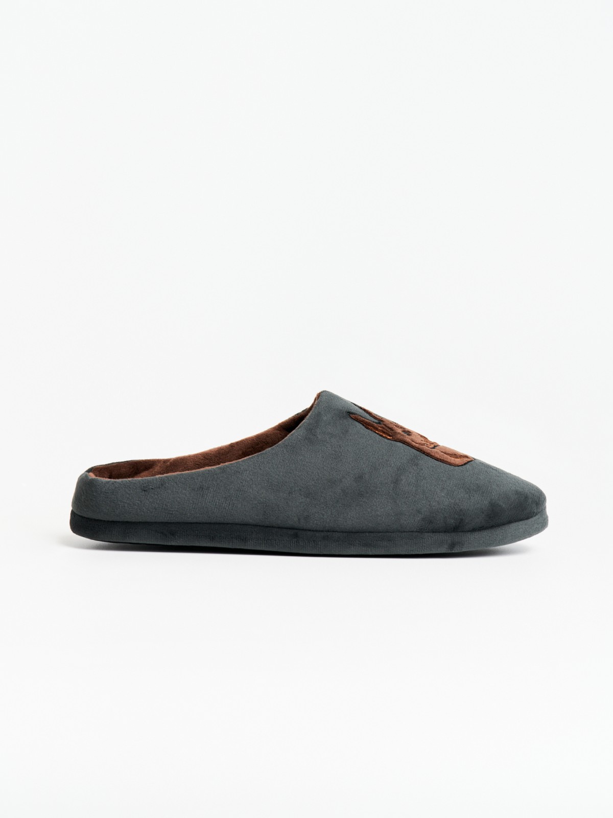 Домашние тапочки из плюша с вышивкой