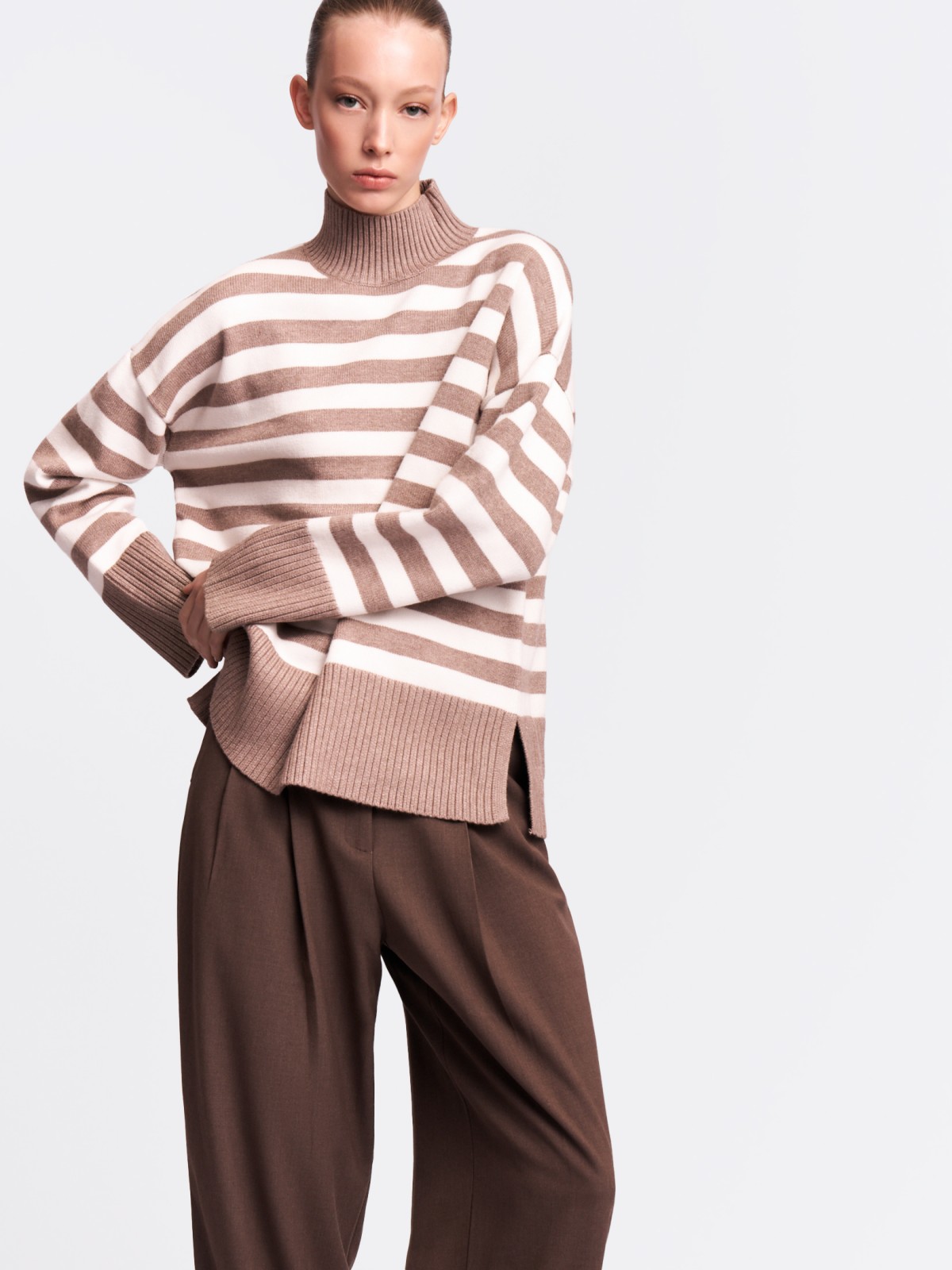 Вязаный джемпер с узором в полоску