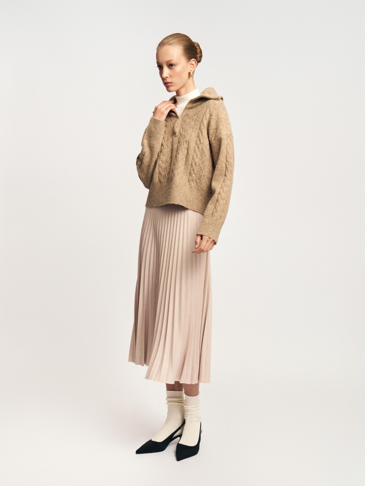 Вязаный свитер с воротником на молнии