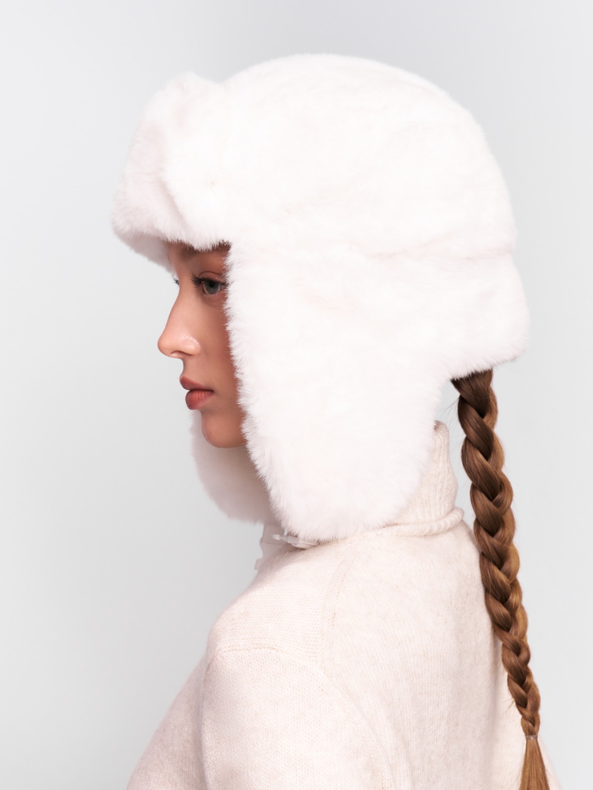 Тёплая шапка-ушанка из экомеха на синтепоне с флисом