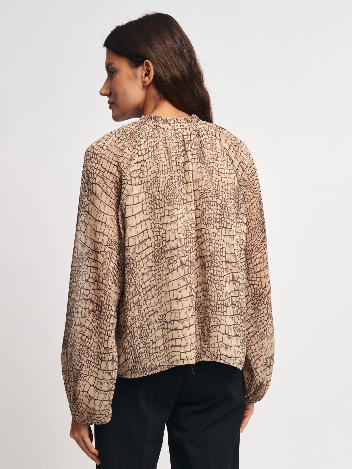 Блузка из шифона с принтом и завязками