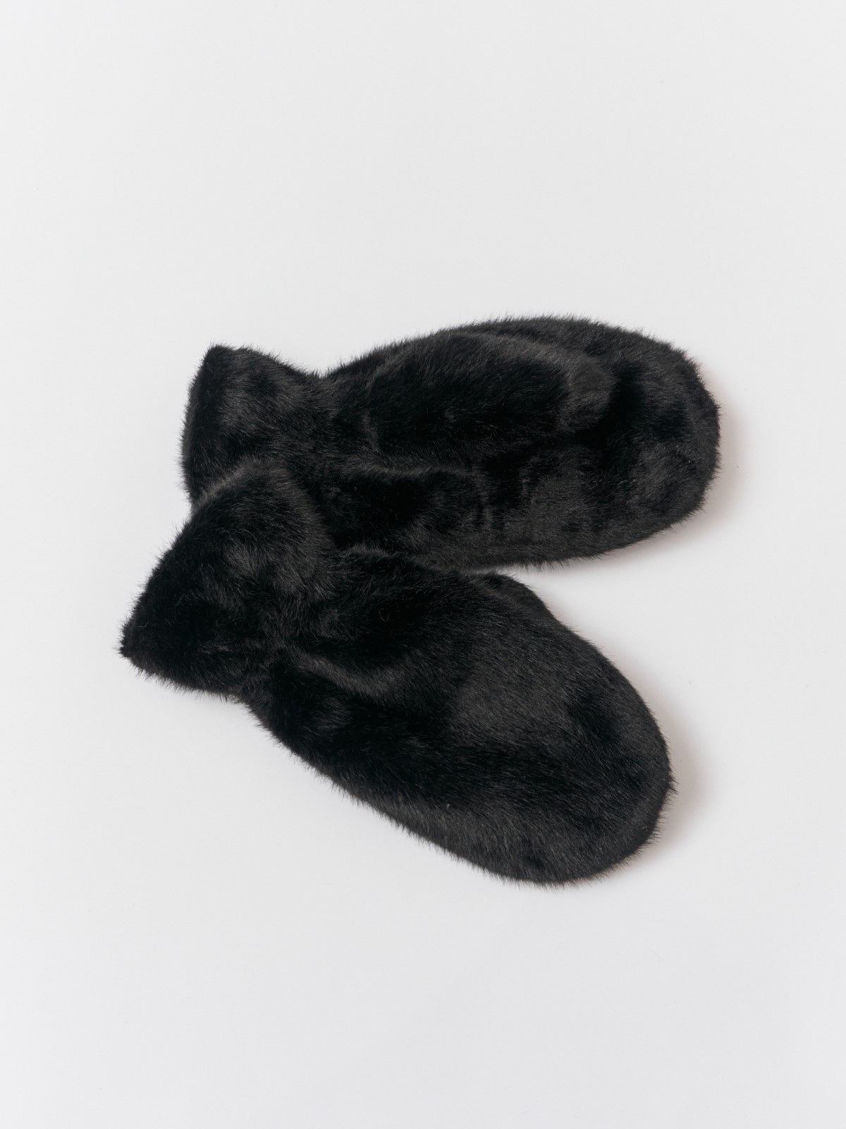 Тёплые варежки из экомеха