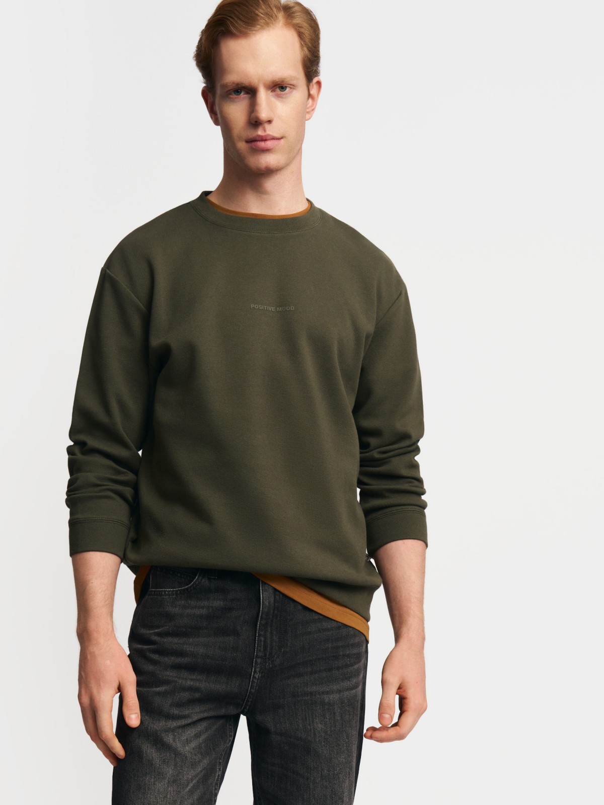 Свитшот прямого кроя с длинным рукавом