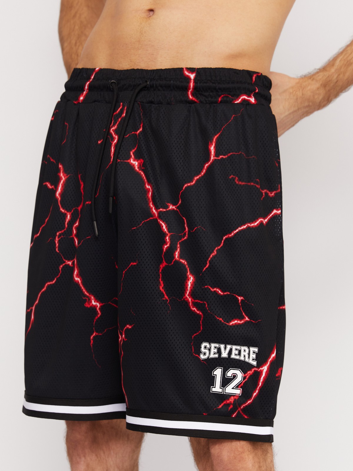 Перфорированные шорты на резинке