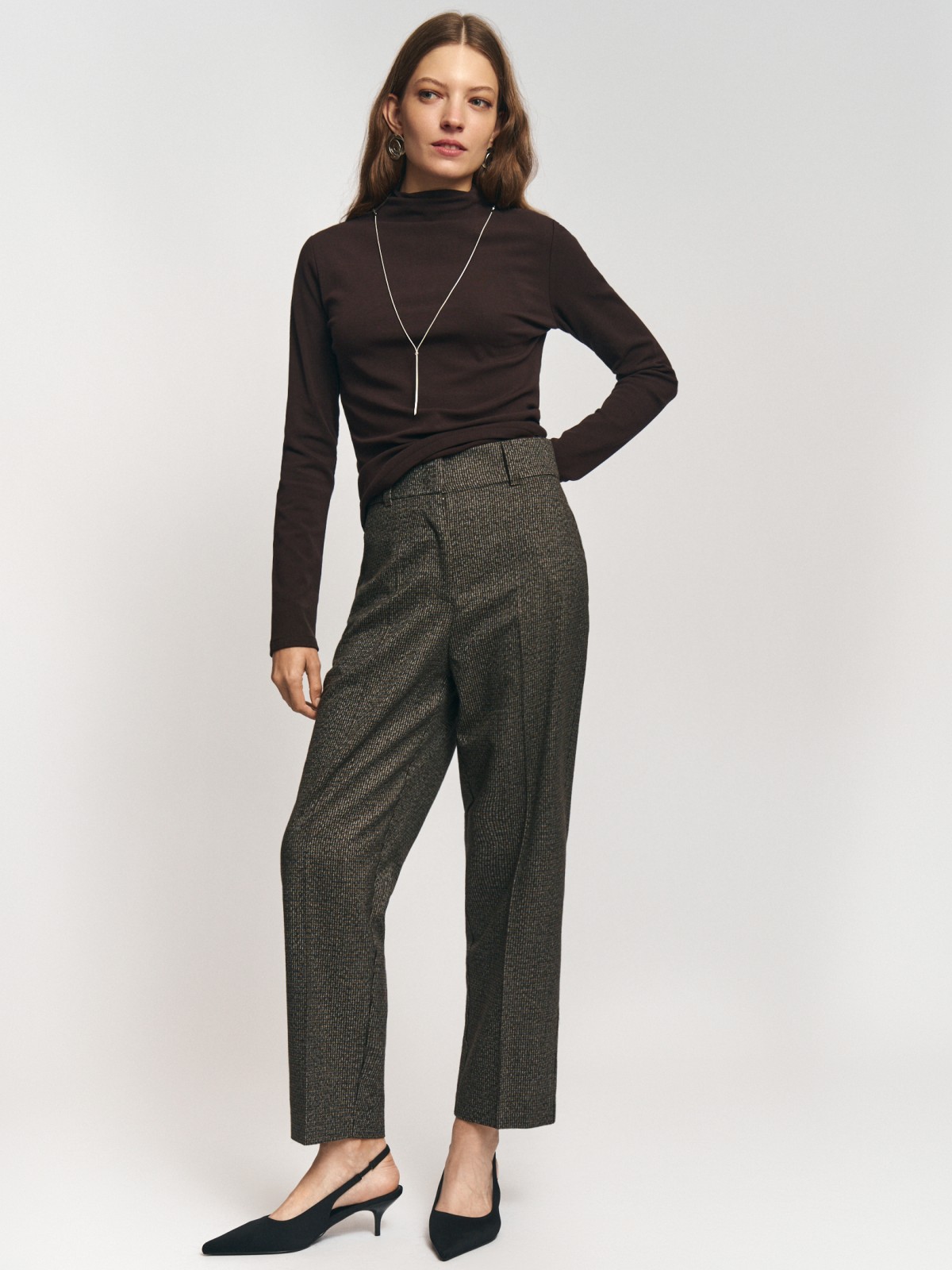 Офисные брюки силуэта Slim