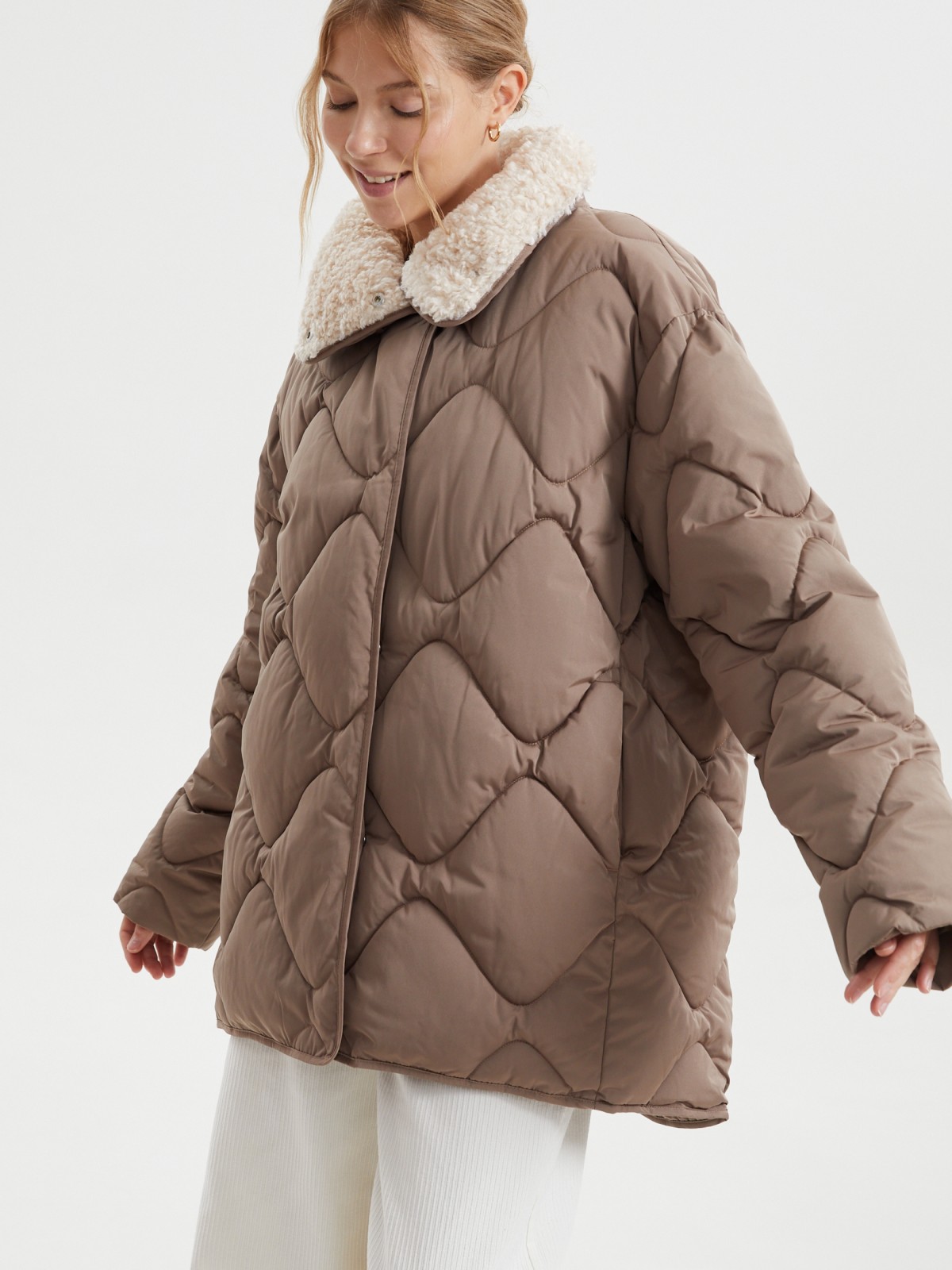 Тёплая стёганая куртка с воротником