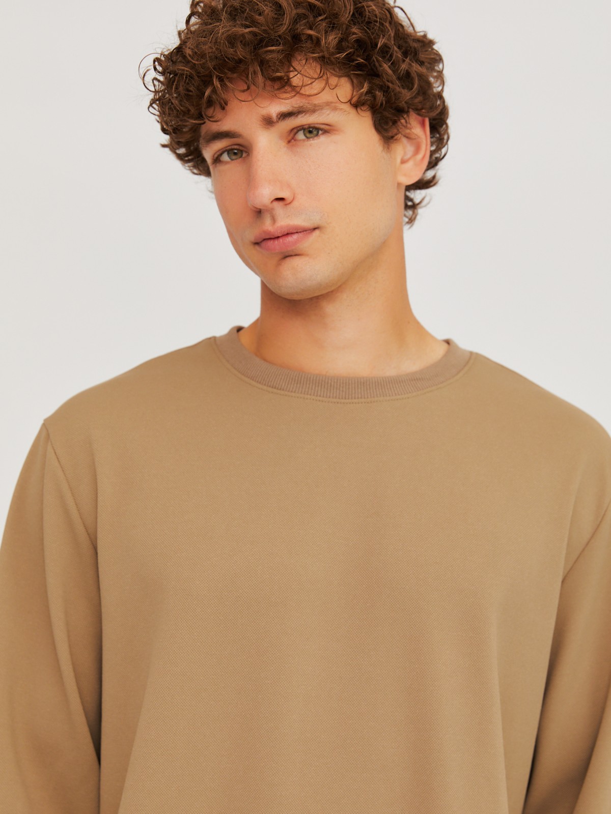 Трикотажный свитшот прямого кроя с длинным рукавом