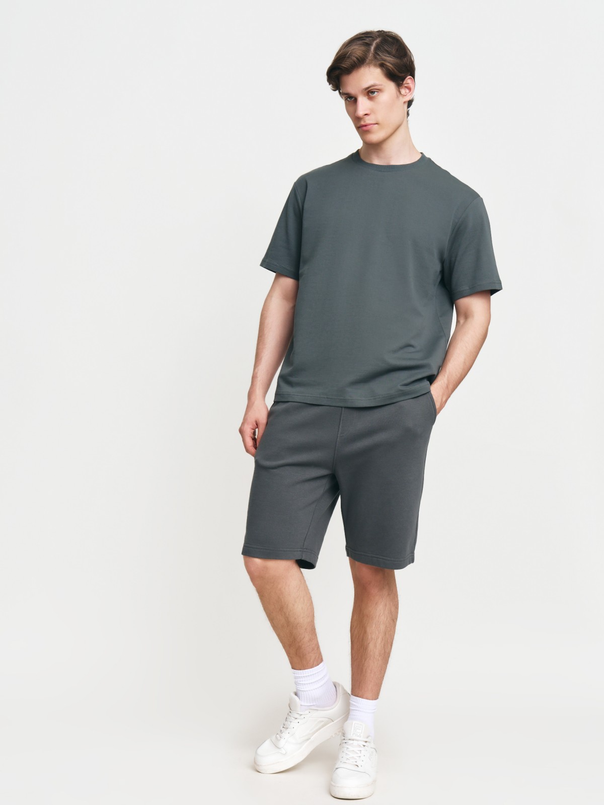 Футболка из хлопка с круглым вырезом