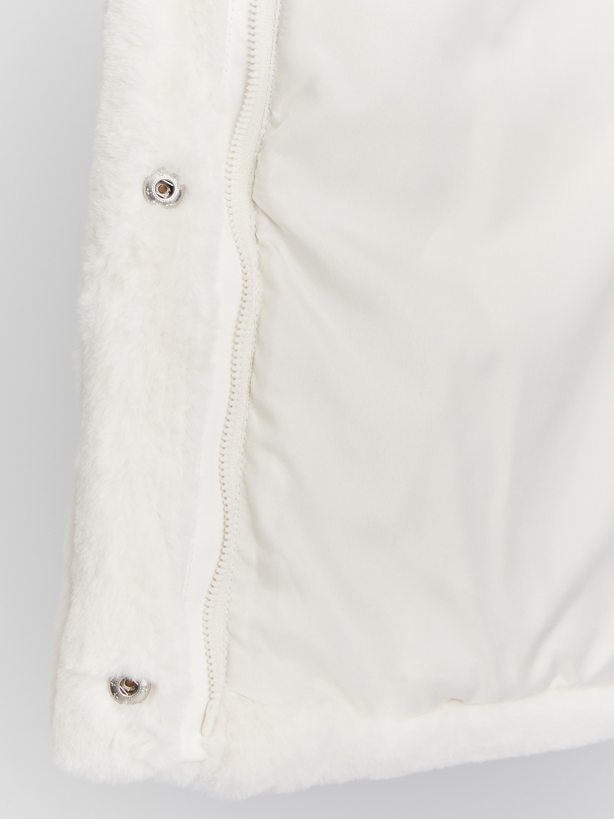 Короткая тёплая куртка-шуба из экомеха с утеплителем zolla 023345550014, цвет молоко, размер XS - фото 5