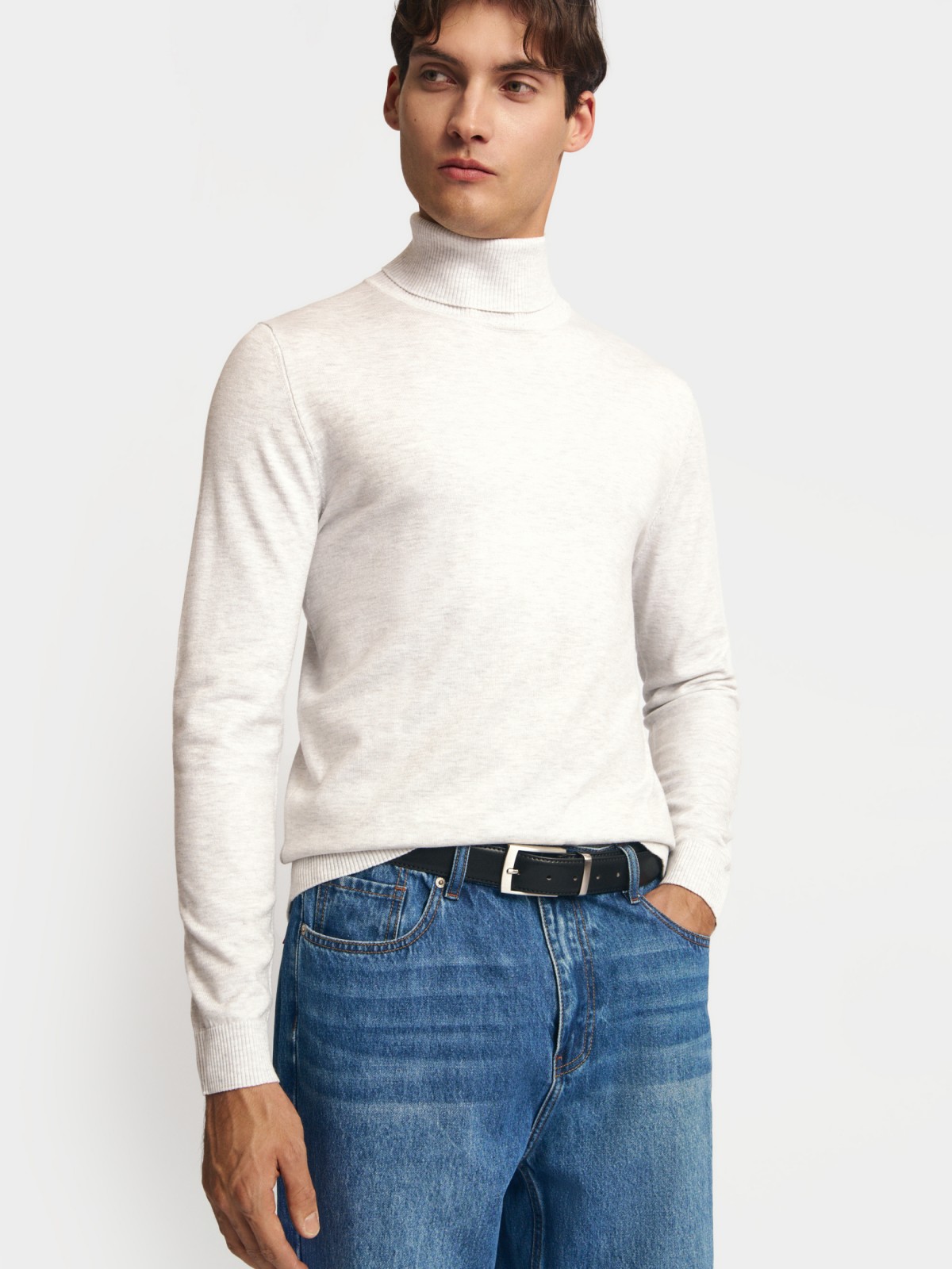 Тонкая трикотажная водолазка с воротником гольф