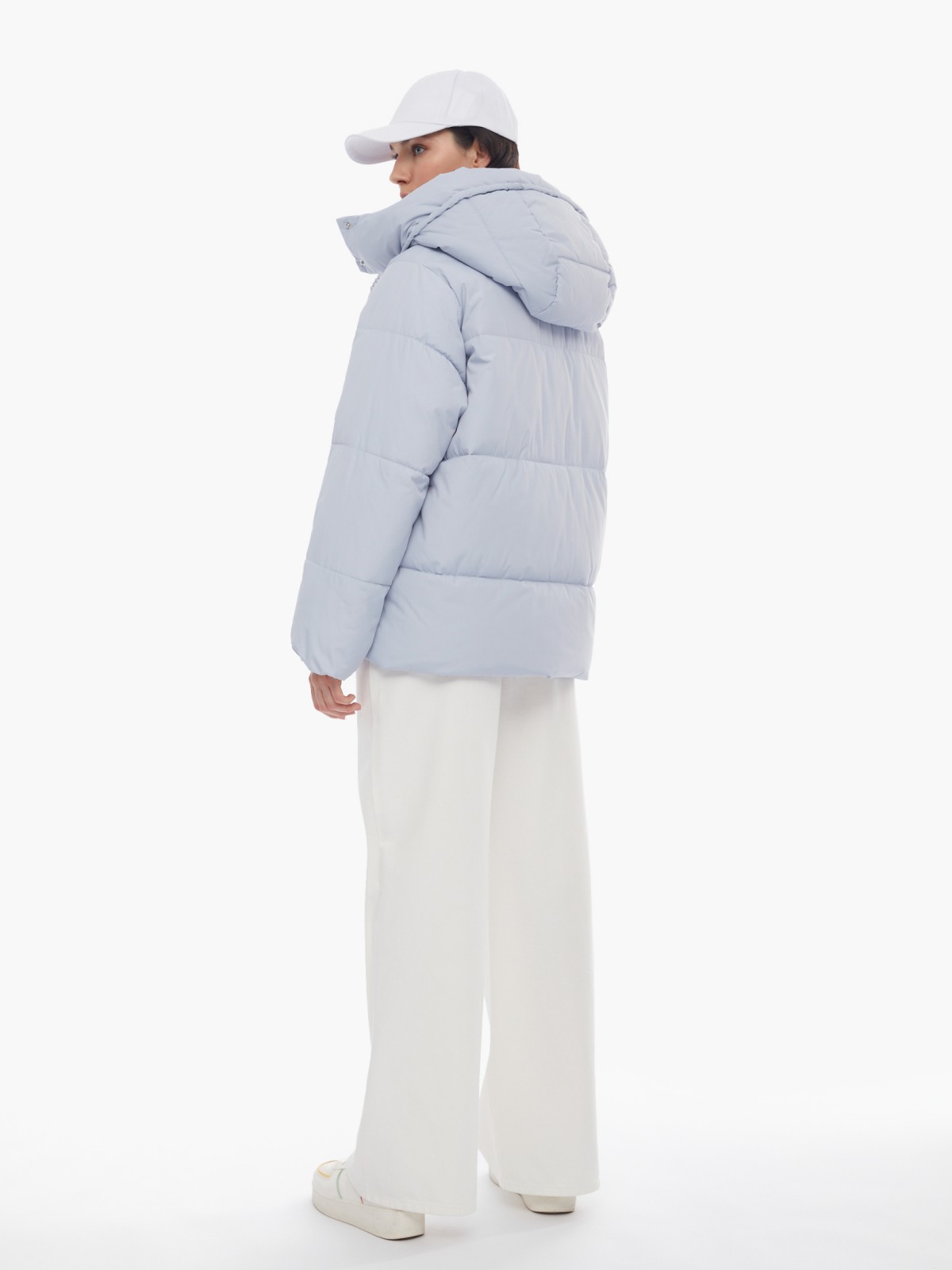 Тёплая укороченная дутая куртка с капюшоном zolla 024125112434, цвет светло-голубой, размер XS - фото 6