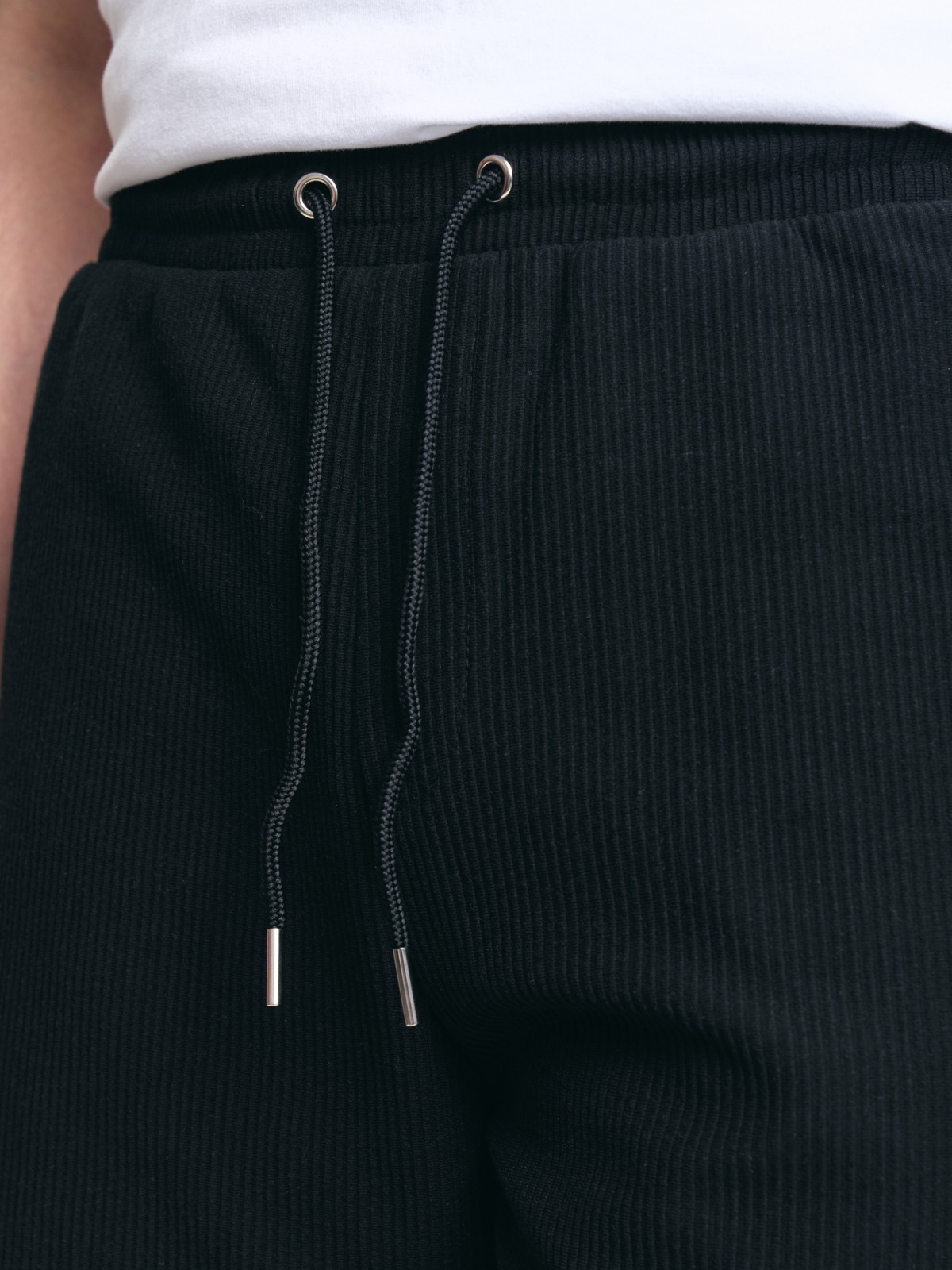 Трикотажные шорты на резинке