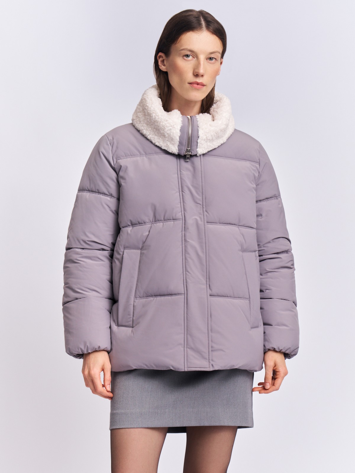 Тёплая куртка с высоким воротником