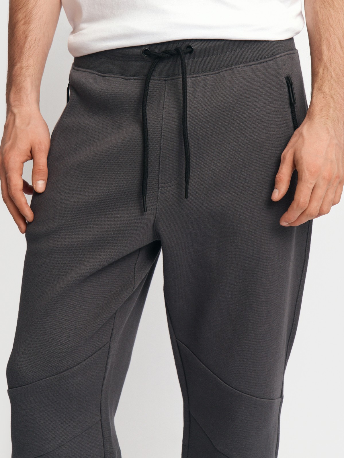 Брюки-джоггеры трикотажные